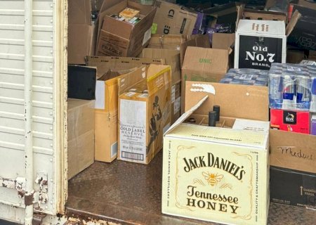 Polícia Civil prende homem responsável pelo depósito de cigarros eletrônicos e Power Honey
