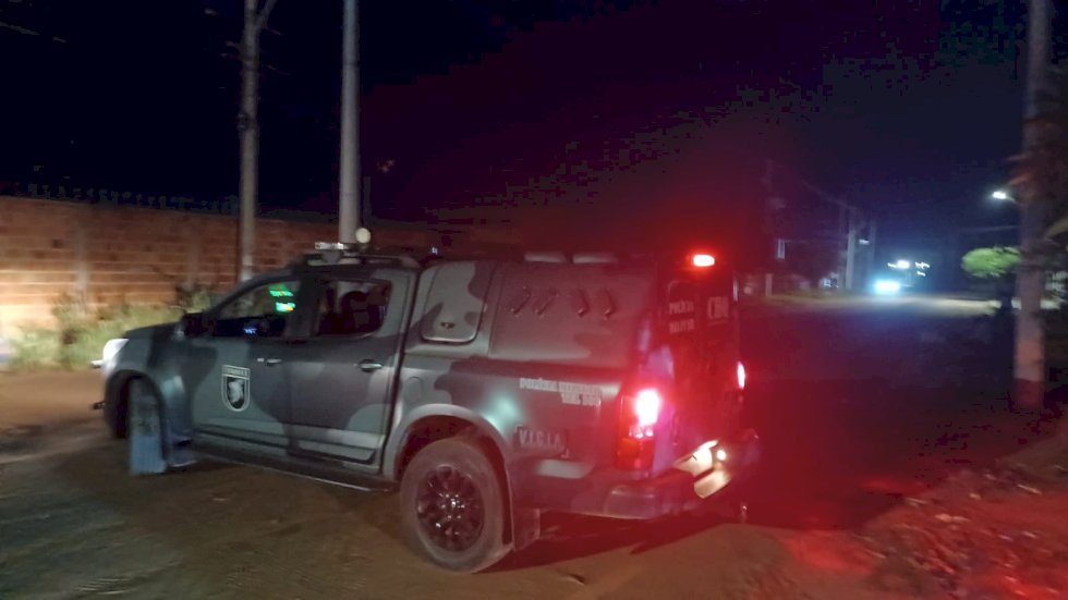 Dupla em moto mata um e deixa jovem em estado grave