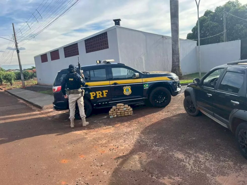 Motorista é preso com cocaína avaliada em R$ 2 milhões escondida no estepe