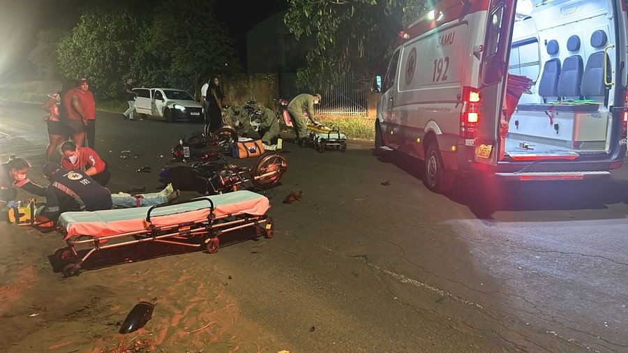 Nova Andradina: Motociclistas são levados para hospital após colisão frontal