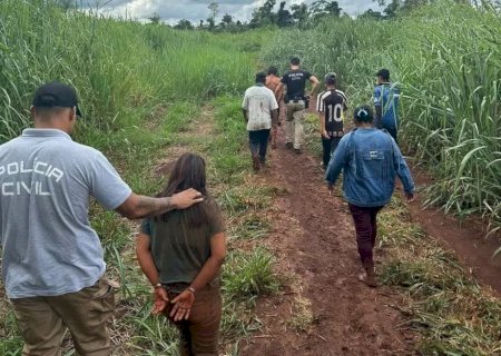 Mulher ajuda ex a decapitar e ocultar corpo de atual namorado em córrego de aldeia de MS