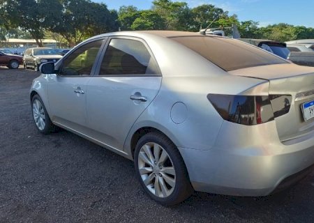 Detran-MS inicia novo leilão com Honda CG 2023/24 e Kia Cerato em destaque
