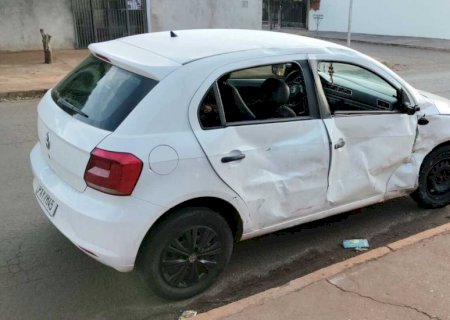 Motociclista morre e rapaz fica gravemente ferido em acidente