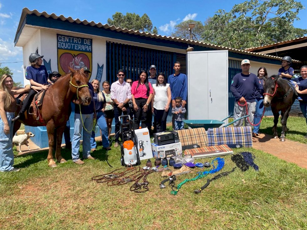 Centro de Equoterapia do 8º Batalhão de Polícia Militar de Nova Andradina recebe materiais