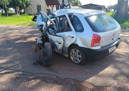 NOVA ANDRADINA: Colisão envolvendo dois carros de passeio deixa uma vítima com ferimentos graves