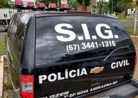 Jovem que teria matado outro a facadas se apresenta na delegacia de Nova Andradina