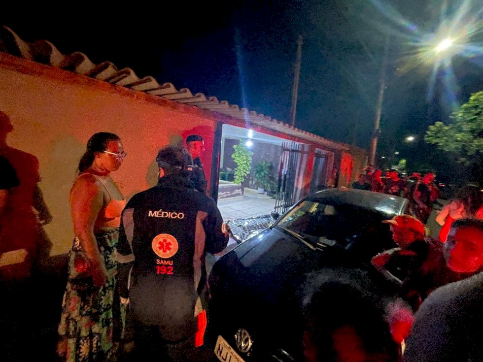 Dois mortos e uma vítima ferida em bar