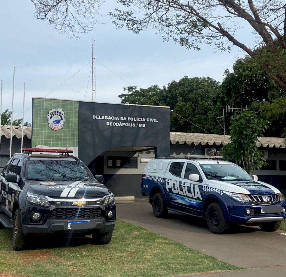 Deodápolis - Homem é preso por tráfico de drogas após mandado de prisão e busca e apreensão