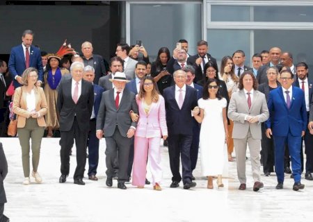Lula: 'Democracia venceu e ainda estamos aqui'
