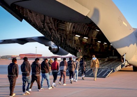 Primeiro voo de deportados da era Trump com destino ao Brasil chega a Belo Horizonte nesta sexta