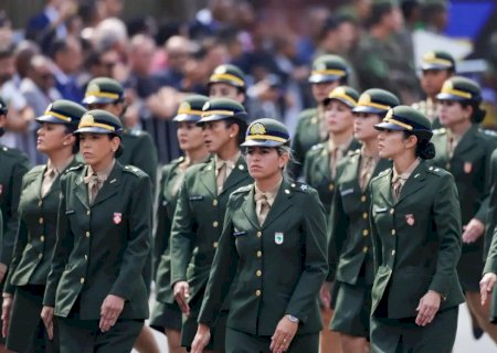 Sete mil mulheres se alistam no serviço militar em 2 dias
