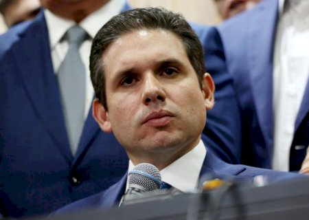 Com apoio do PL, PT e outros 16 partidos, Hugo Motta é eleito presidente da Câmara