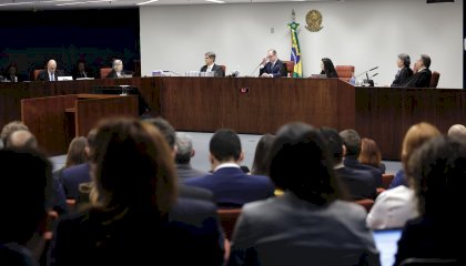 Por unanimidade, STF torna réus Bolsonaro e outros 7 por trama golpista