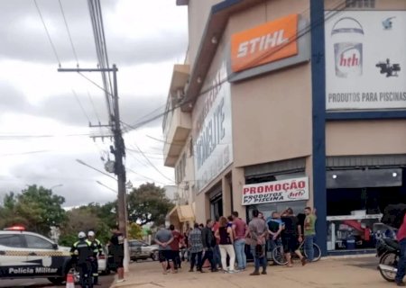 Homem é executado no centro de Ponta Porã e carro do crime incendiado