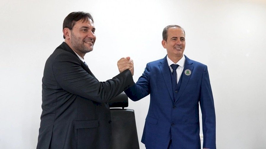 Justiça Eleitoral cassa mandatos de prefeito e vice de Nova Andradina por abuso de poder; ambos seguem nos cargos