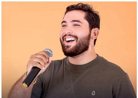 Cantor morre após cair de carroceria de caminhonete