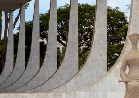 STF defende atuação de Moraes e diz que cumprirá a Constituição