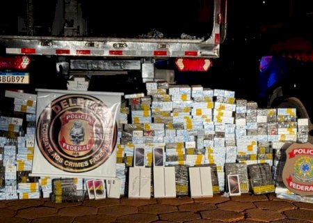 Polícia apreende carga de celulares escondida em caminhão frigorífico