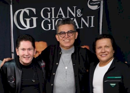 Magron Escobar realiza sonho de cantar com seus ídolos,  Gian & Giovani