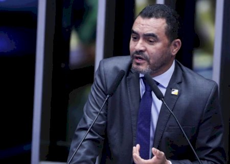 Alvo de investigação, governador do Tocantins é afastado do cargo