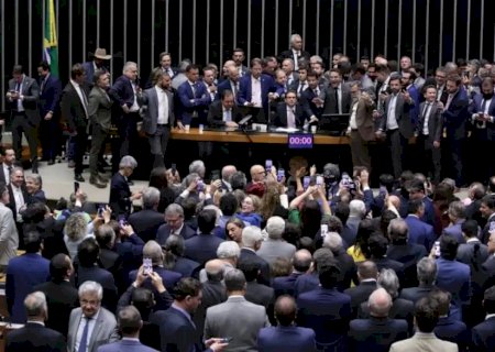 Corregedor da Câmara pede suspensão de 3 deputados envolvidos em motim