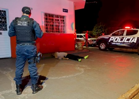 Durante bebedeira homem é assassinado com facada no peito
