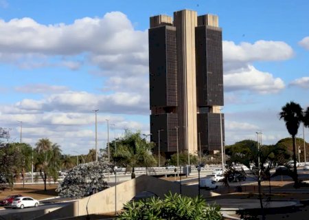 Inflação de 2025 ficará abaixo do teto da meta, em 4,45%