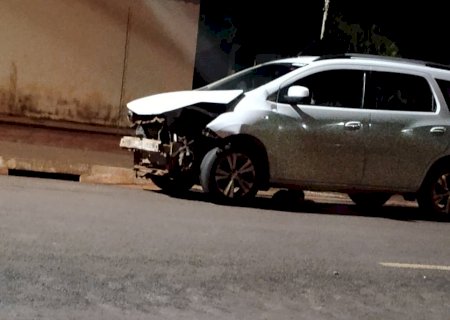 Ivinhema -Colisão entre duas motos pilotadas por menores e carro deixa feridos