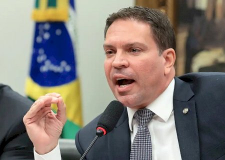 Moraes pede aos Estados Unidos extradição de Ramagem