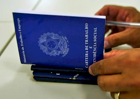 Governo confirma salário mínimo de R$ 1.621 em 2026