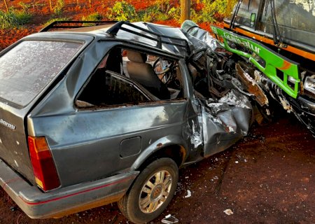 Acidente entre ônibus e carro foi registrado na MS - 276 em Deodápolis