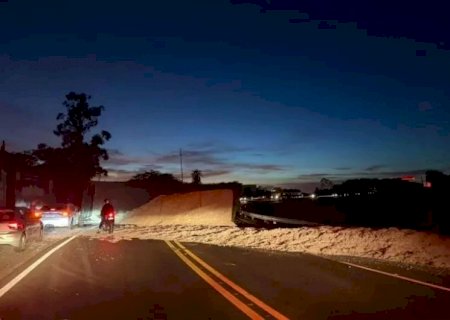 Acidentes próximos à Ponte Ayrton Senna causam interdição e morte de motociclista no feriado