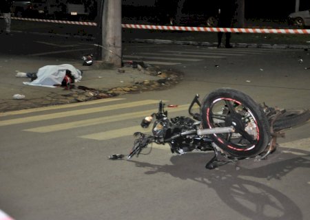 Motociclista morre em acidente envolvendo carro e moto o