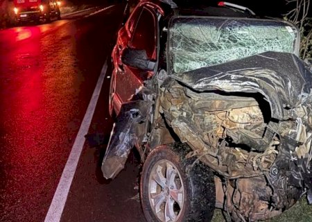 Acidente envolvendo dois carros e carreta deixa quatro feridos na MS-276, em Deodápolis