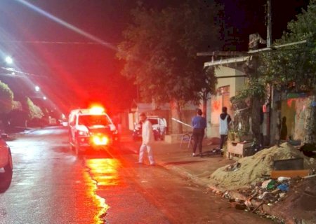 Ivinhema - Homem é morto a tiros,  mulher é baleada socorrida mas morre no HMI