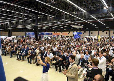 Angélica marca presença no 4º Congresso dos Municípios do MS