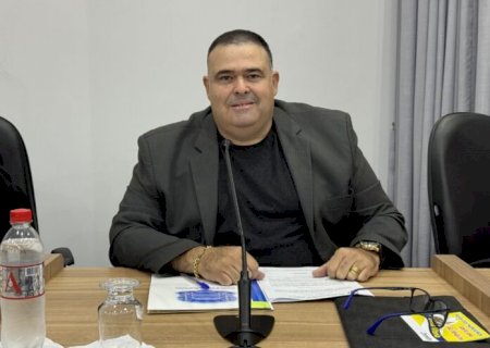 Professor Erlon solicita substituição de lâmpadas queimadas e manutenção da iluminação na dependências do CRAS do bairro Triguenã