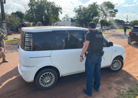 Polícia prende agente paraguaio com arsenal de 20 fuzis destinados ao Brasil