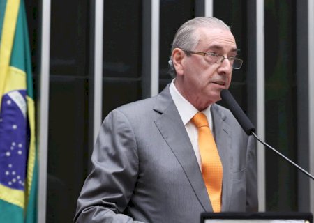 Depois de Valdemar Costa Neto, Dino ordenou o bloqueio de maís de seis milhões de Eduardo Cunha devido emendas parlamentares