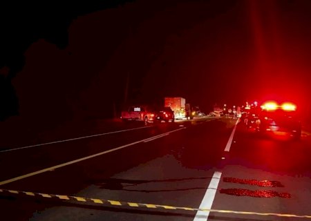 Colisão frontal entre caminhão e micro-ônibus da Prefeitura de Imbituva deixa 23 mortos e quatro feridos em Ipiranga, no Paraná